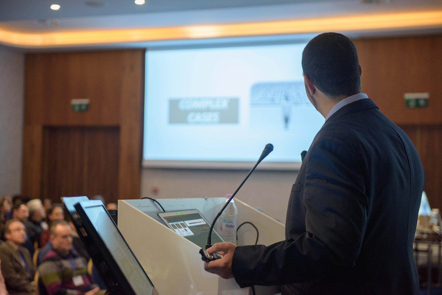 Approche et identité du Dr Messaoudi